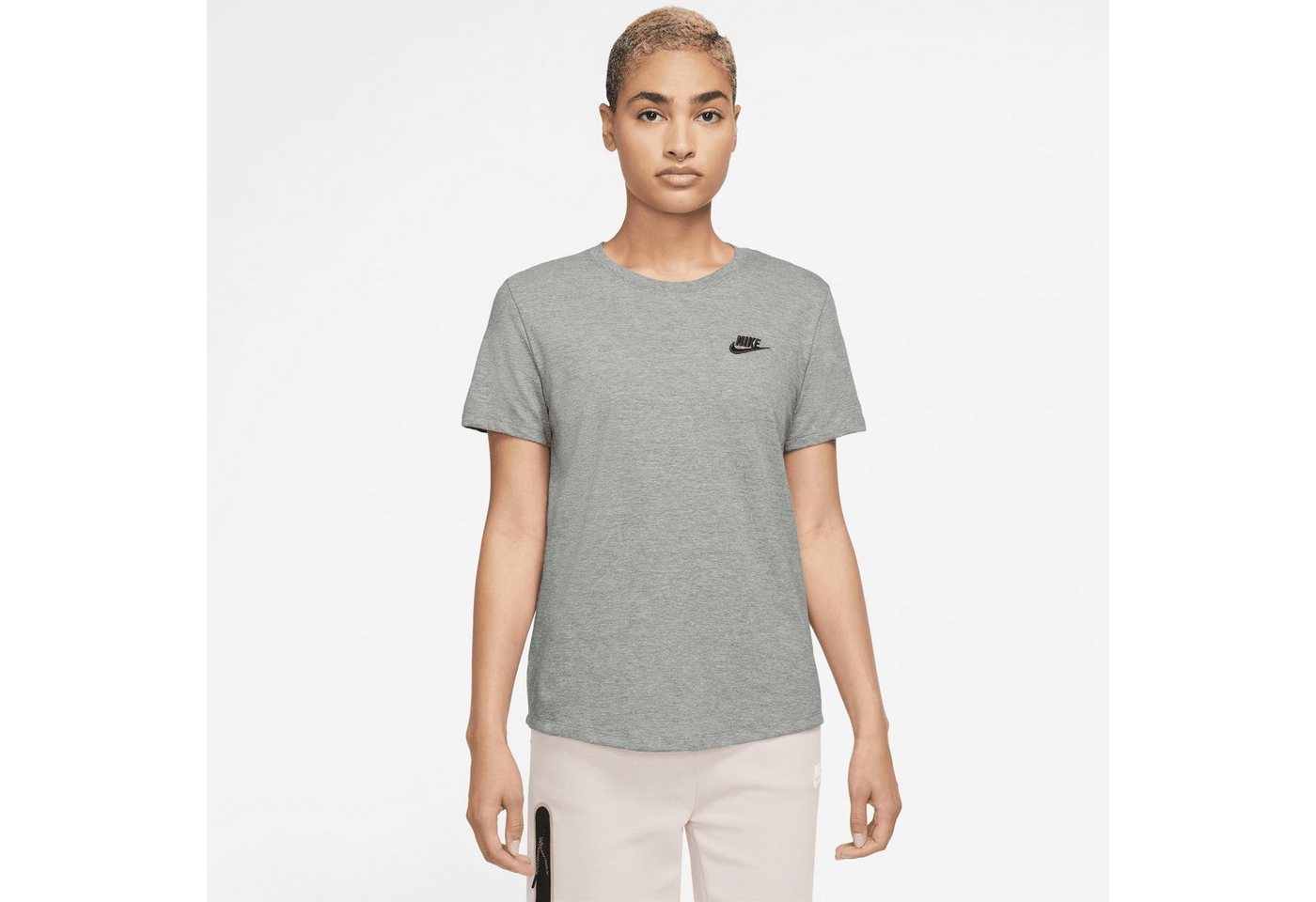 Nike Sportswear T-Shirt CLUB ESSENTIALS WOMEN'S T-SHIRT von Nike Sportswear