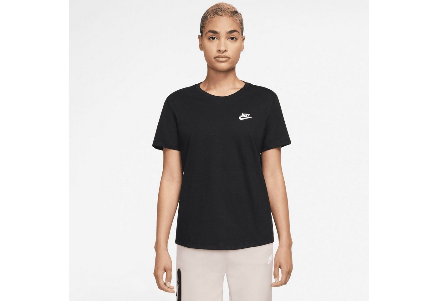 Nike Sportswear T-Shirt CLUB ESSENTIALS WOMEN'S T-SHIRT von Nike Sportswear