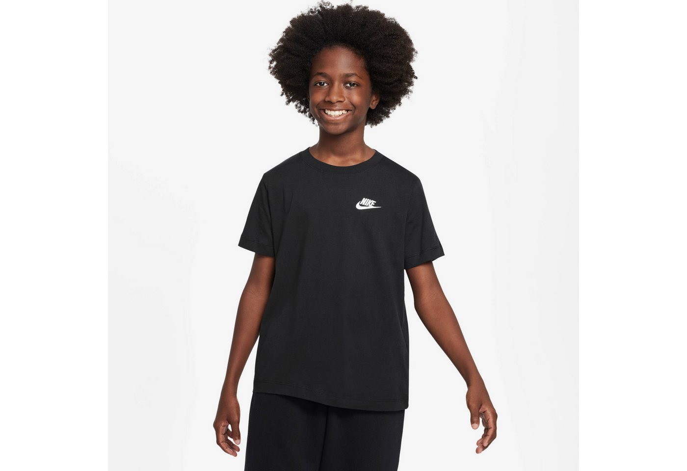 Nike Sportswear T-Shirt Nike Sportswear Big Kids' T-Shirt (1-tlg) gerader Schnitt, normale Ärmellänge, in verschiedenen US-Größen von Nike Sportswear