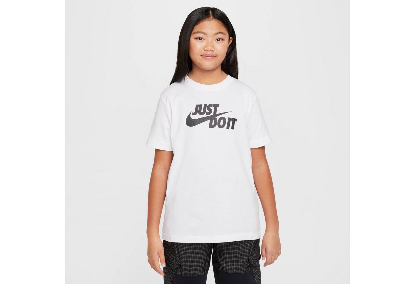 Nike Sportswear T-Shirt Nike Sportswear Big Kids' T-Shirt klassische Passform, sportlicher Stil, in verschiedenen US-Größen von Nike Sportswear