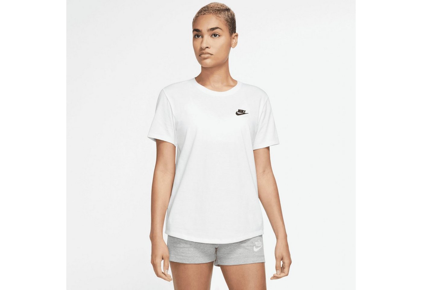 Nike Sportswear T-Shirt Nike Sportswear Club Essentials Women's T-Shirt (1-tlg) von Nike Sportswear