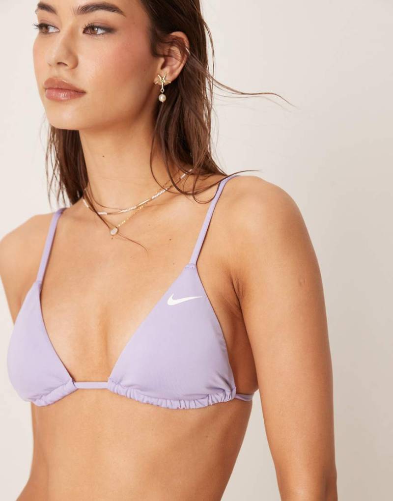 Nike - Essential - Triangel-Bikinioberteil in Lila von Nike Swimming