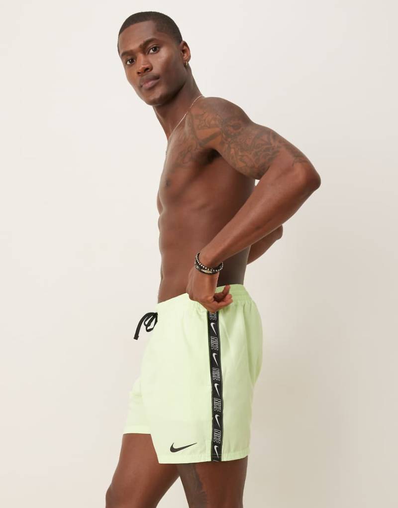 Nike - Lap - Volley-Badehose in Gelb mit Logostreifen, 5 Zoll Schrittlänge von Nike Swimming