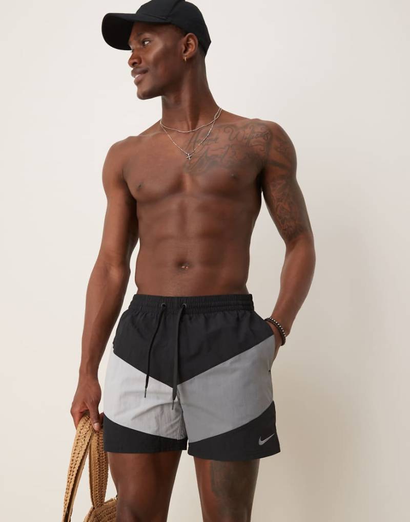 Nike - Vortex - Volley-Badeshorts in Schwarz, 5 Zoll Schrittlänge von Nike Swimming