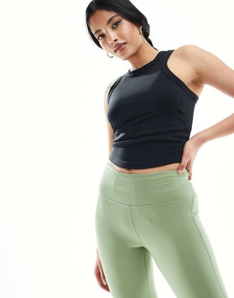 Nike - One Training Dri-FIT - Cropped-Trägertop in Schwarz von Nike Training