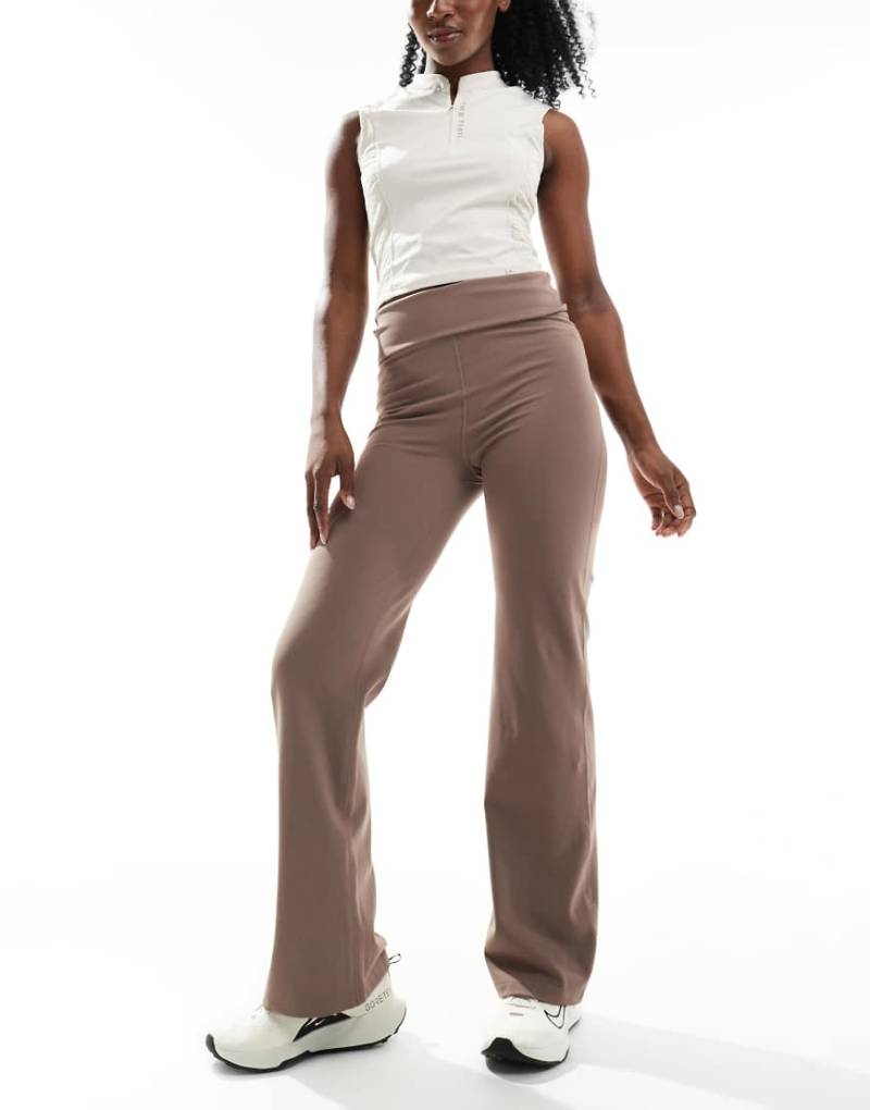 Nike - One Training Dri-FIT - Leggings in Braun mit hohem umgeschlagenem Bund von Nike Training