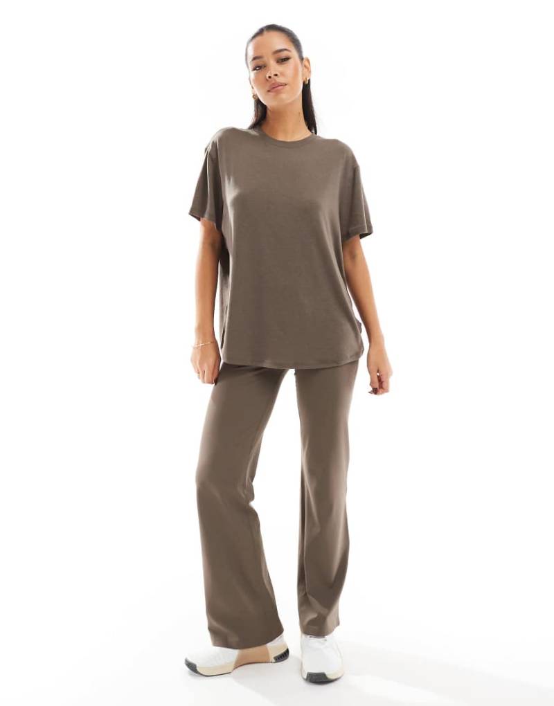 Nike - One Training Dri-FIT - Schlagleggings in Braun mit umgeschlagenem Bund-Grau von Nike Training
