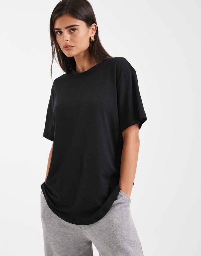 Nike - One Training Dri-FIT - T-Shirt in Schwarz mit lockerem Schnitt von Nike Training