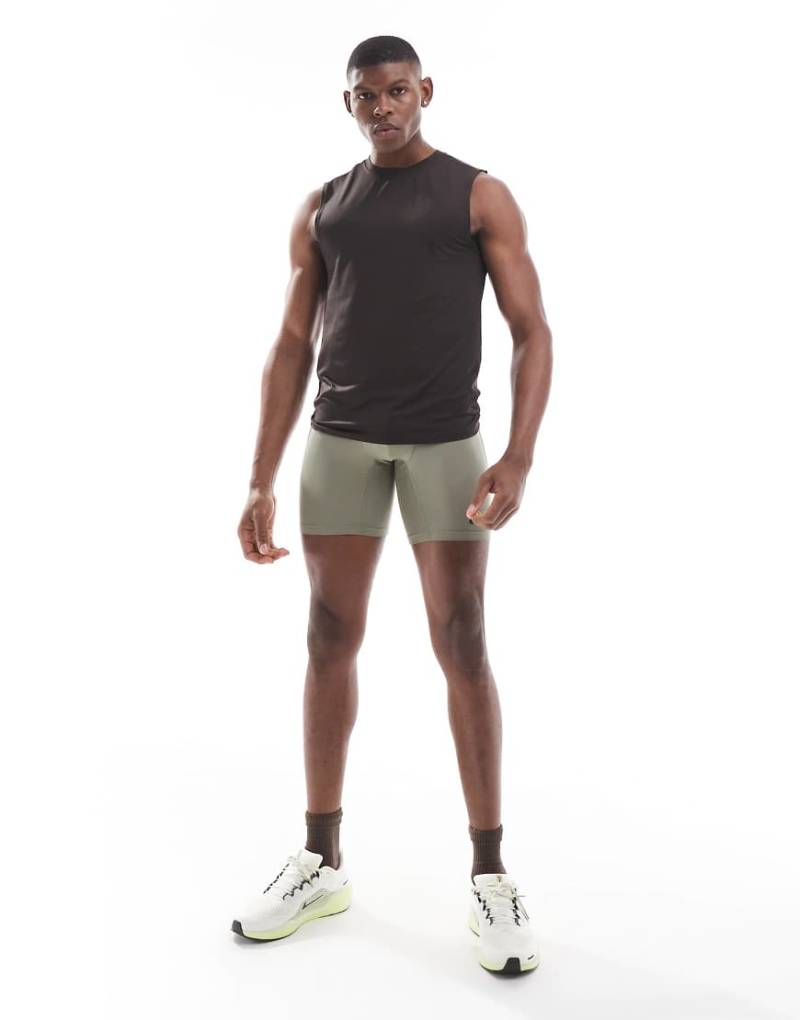 Nike - Pro Training - Dri-FIT - Shorts in Khaki-Schwarz von Nike Training