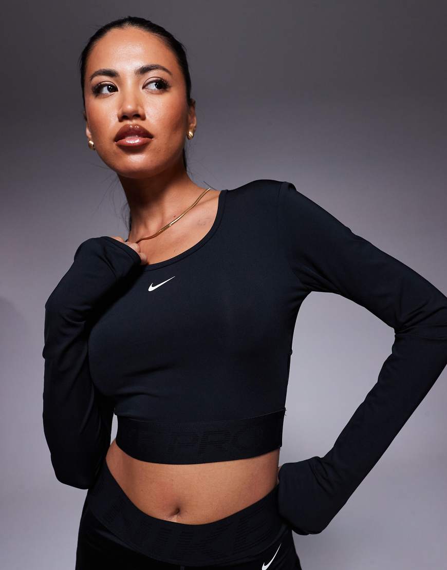 Nike Pro - Training Gainz Girl - Langarmshirt in Schwarz Nike Pro - Training Gainz Girl - Langarmshirt in Schwarz von Nike Training
