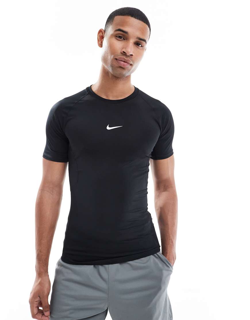 Nike - Pro Training - Körperbetontes T-Shirt in Schwarz-Blau von Nike Training