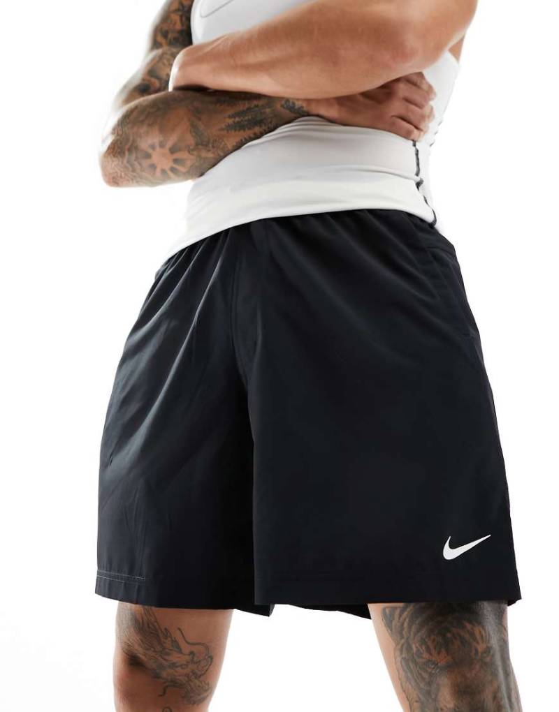 Nike Training - Dri-FIT Form - Ungefütterte Shorts in Schwarz, 7 Zoll Schrittlänge von Nike Training