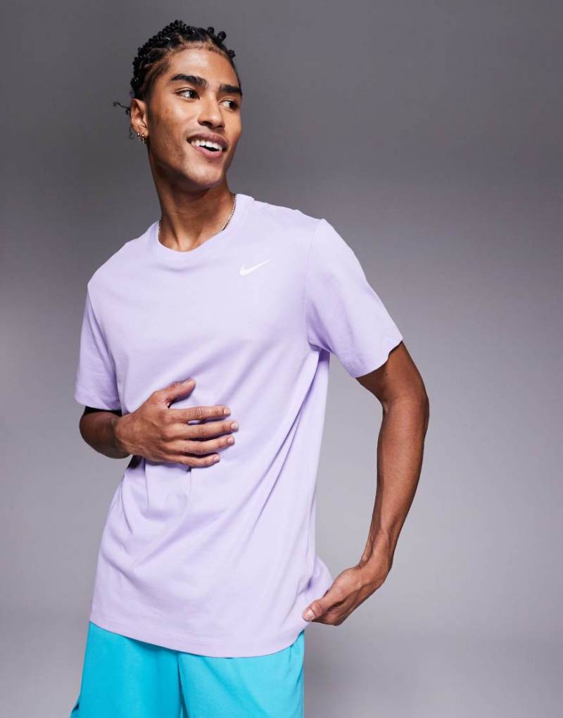 Nike Training - Dri-FIT - T-Shirt in Flieder-Lila von Nike Training