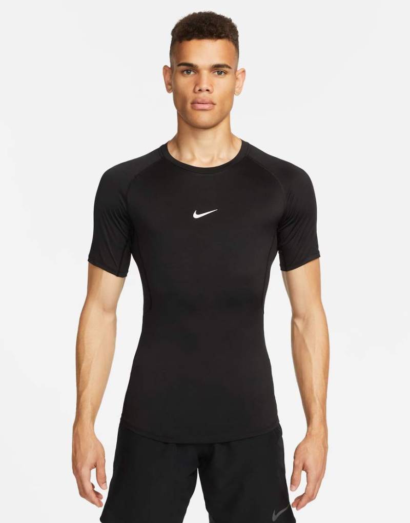 Nike - Pro Training - Körperbetontes T-Shirt in Schwarz-Blau von Nike Training