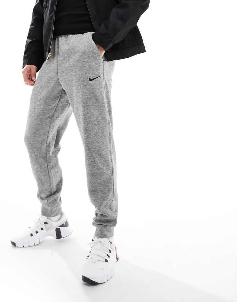Nike - Training - Dri-Fit - Schmal zulaufende Jogginghose in Grau von Nike Training