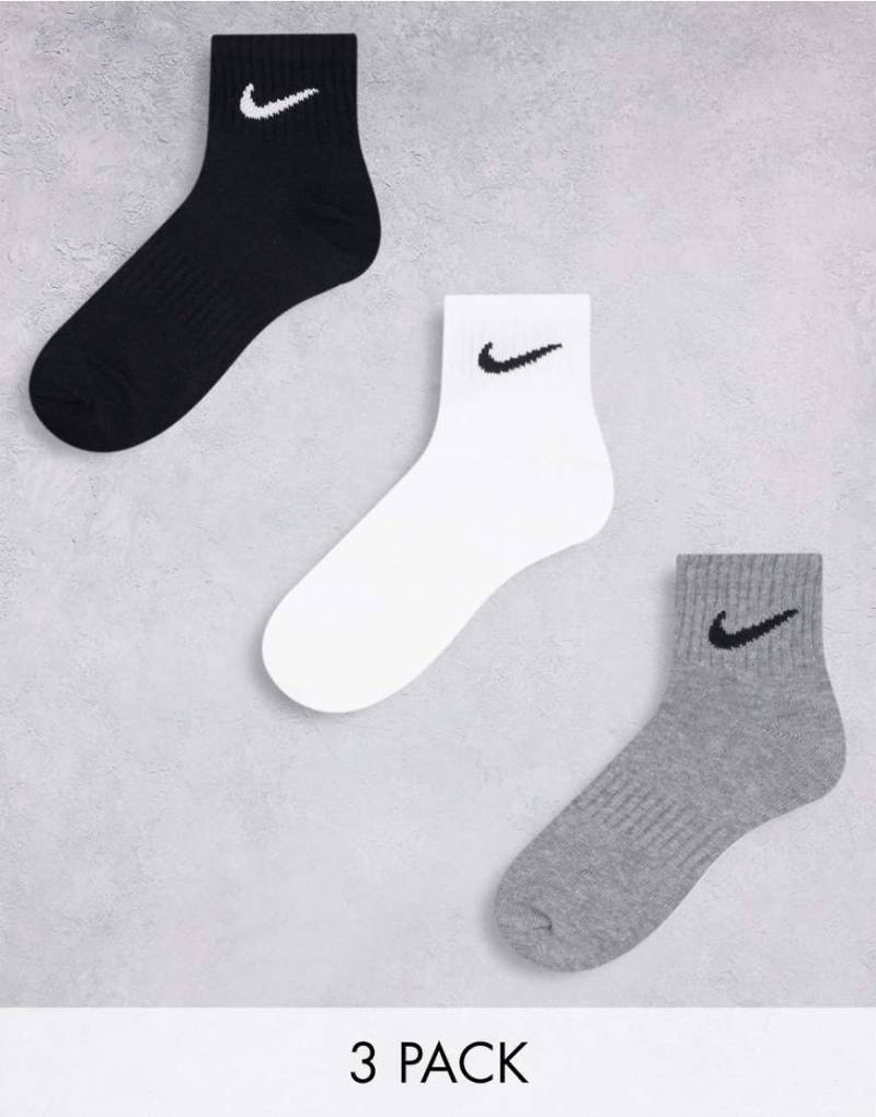 Nike Training - Everyday - 3er-Pack leichte Knöchelsocken in verschiedenen Farben-Bunt von Nike Training