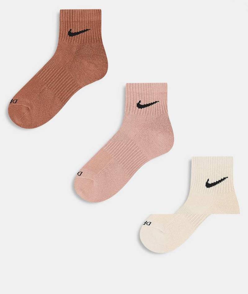 Nike Training - Everyday Plus Cushioned - 3er-Pack Knöchelsocken in Braun von Nike Training