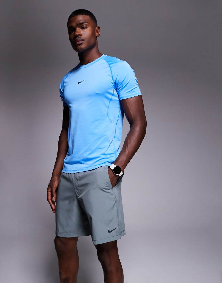 Nike Training - Form Dri-FIT - Shorts in Grau, 7 Zoll Schrittlänge von Nike Training