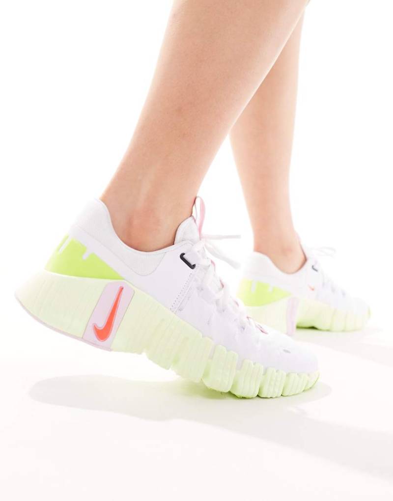 Nike Training - Free Metcon 5 - Sportschuhe in Weiß und Volt von Nike Training