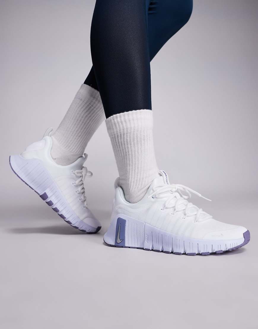 Nike Training - Free Metcon 6 - Sneaker in Weiß und Hellblau von Nike Training