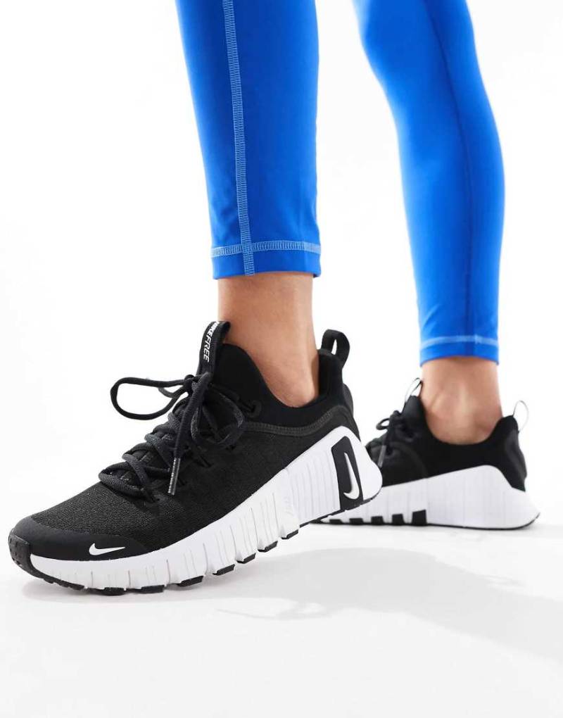 Nike Training - Free Metcon 6 - Sportschuhe in Schwarz und Weiß von Nike Training