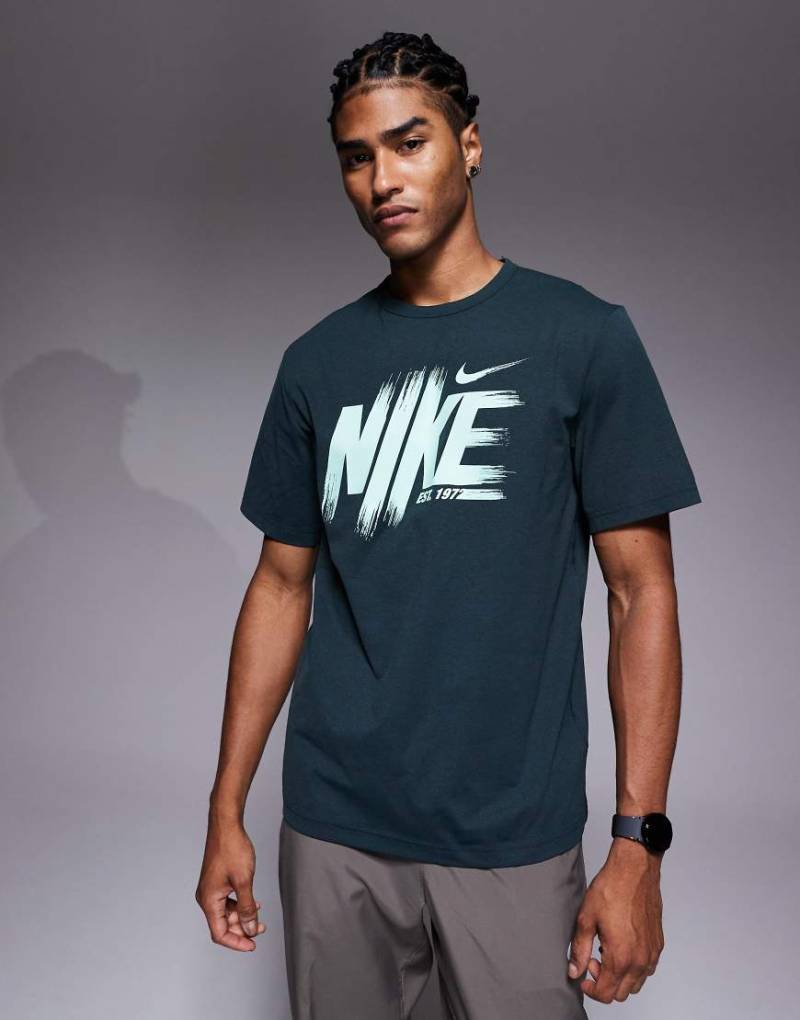 Nike Training - Hyverse Dri-FIT - T-Shirt in Grün von Nike Training