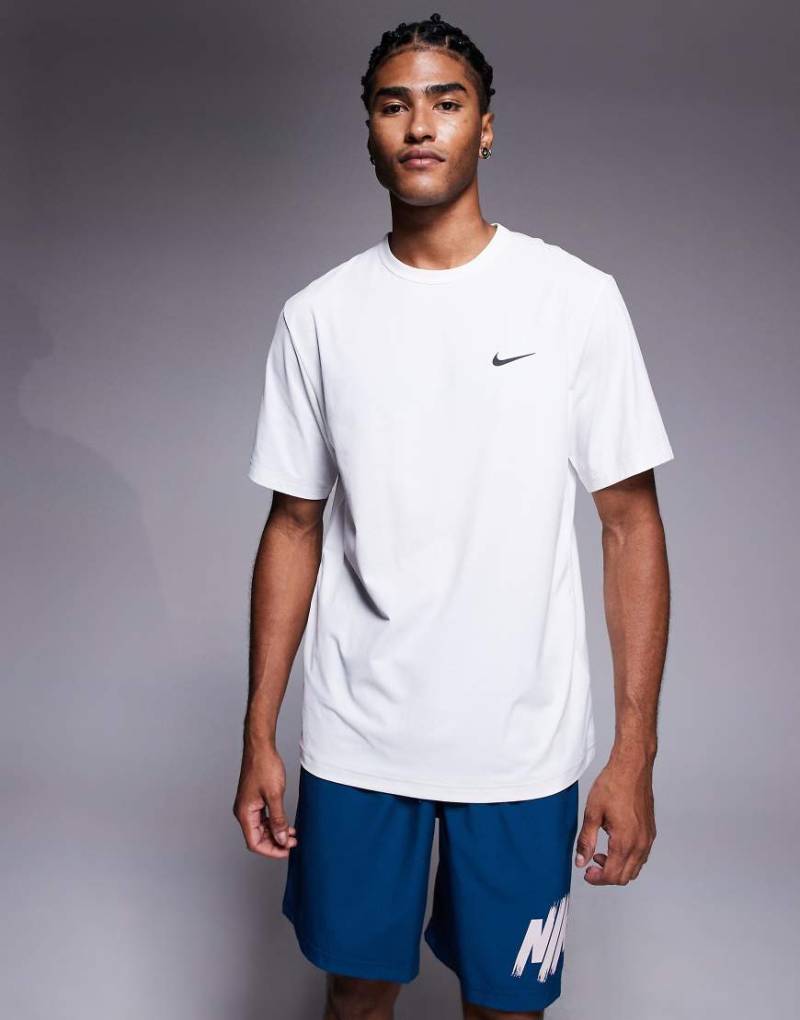 Nike Training - Hyverse Dri-FIT - T-Shirt in Weiß von Nike Training
