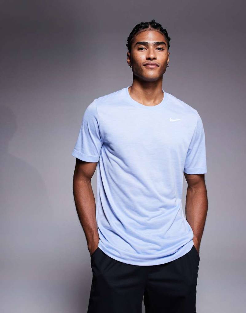 Nike Training - Legend Dri-FIT - T-Shirt in Blau von Nike Training