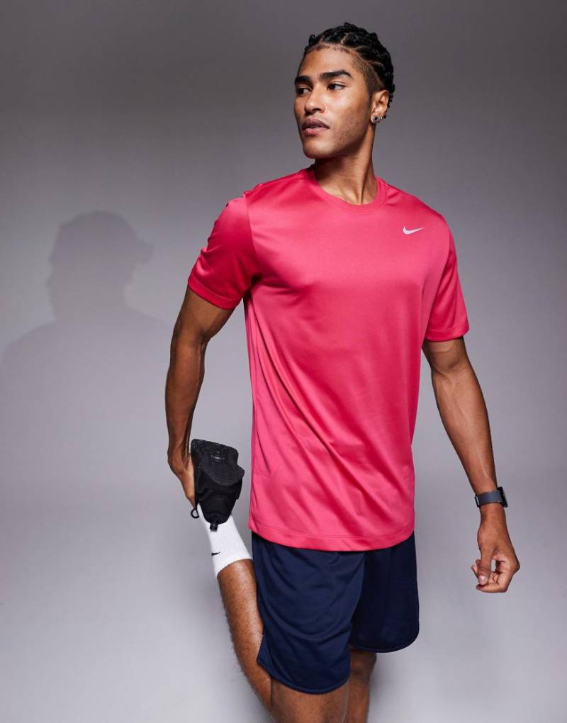 Nike Training - Legend Dri-FIT - T-Shirt in Rosa von Nike Training