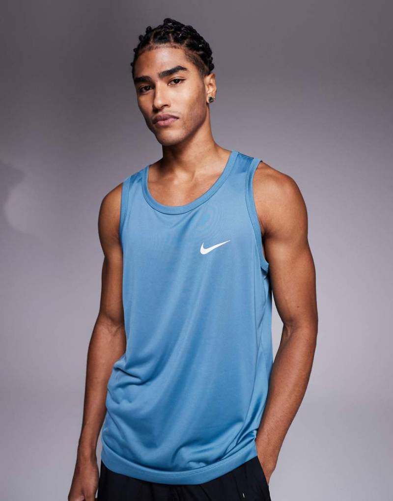 Nike Training - Legend Dri-FIT - Trägertop in Blau von Nike Training