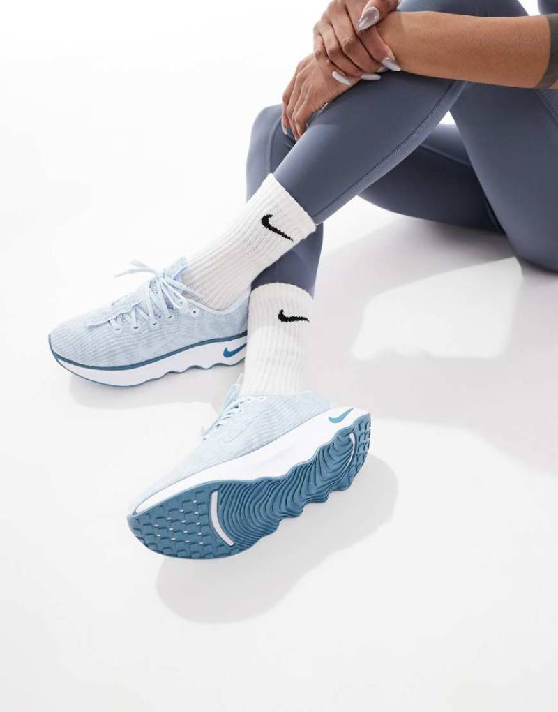 Nike Training - Motiva - Unisex-Sneaker in Hellblau von Nike Training