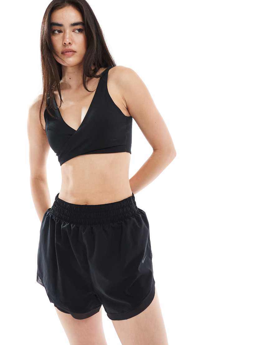Nike Training - One - Rüschen-Shorts in Schwarz mit hohem Bund, 3 Zoll Schrittlänge von Nike Training