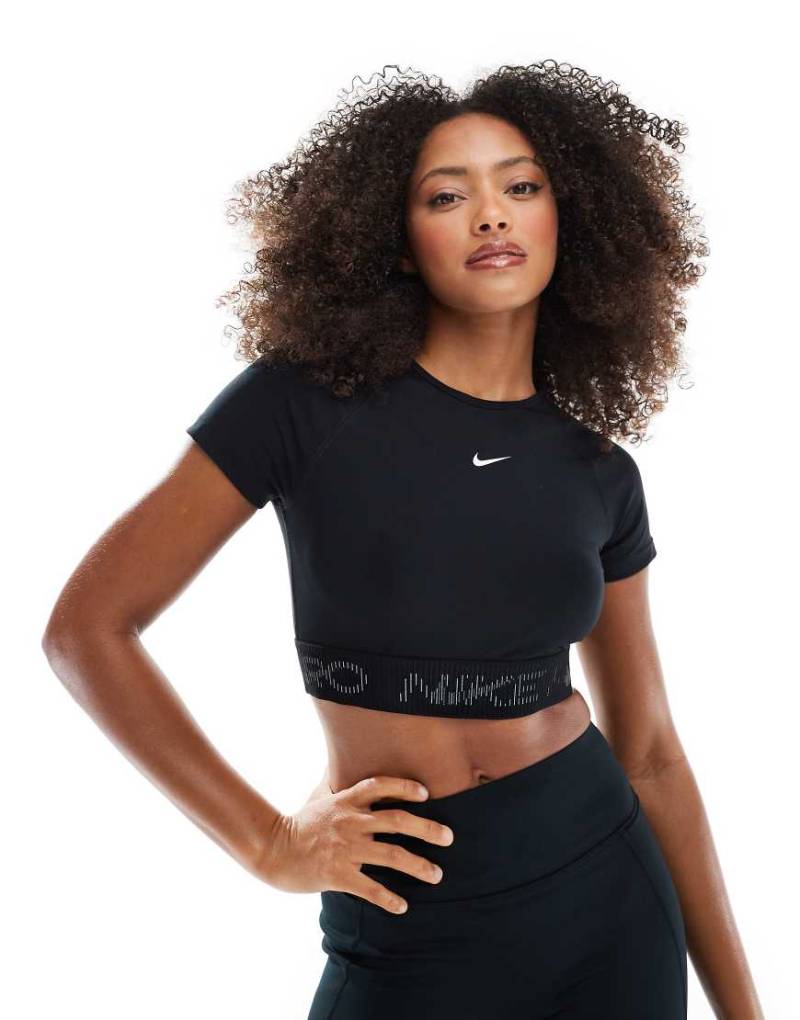 Nike Training - Pro Dri-FIT - Cropped T-Shirt in Schwarz von Nike Training