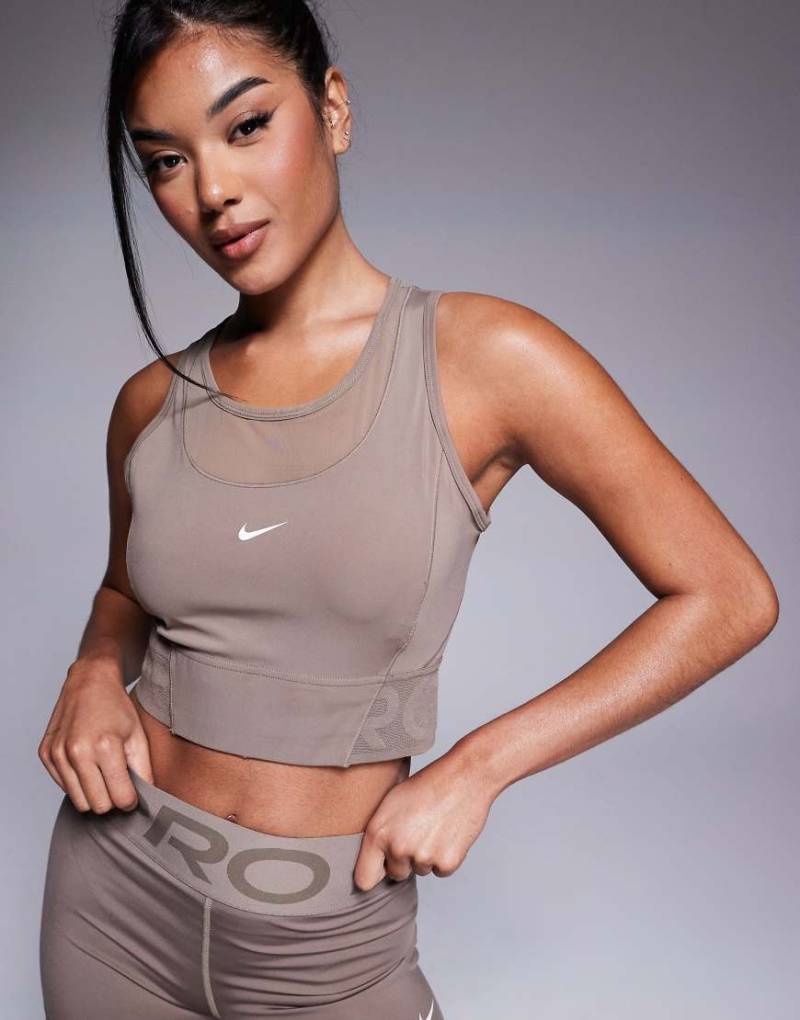 Nike - Pro Training Dri-FIT - Cropped-Trägertop in Braun von Nike Training