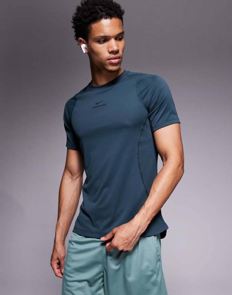 Nike Training - Pro Dri-FIT - Muskel-T-Shirt in Grün von Nike Training