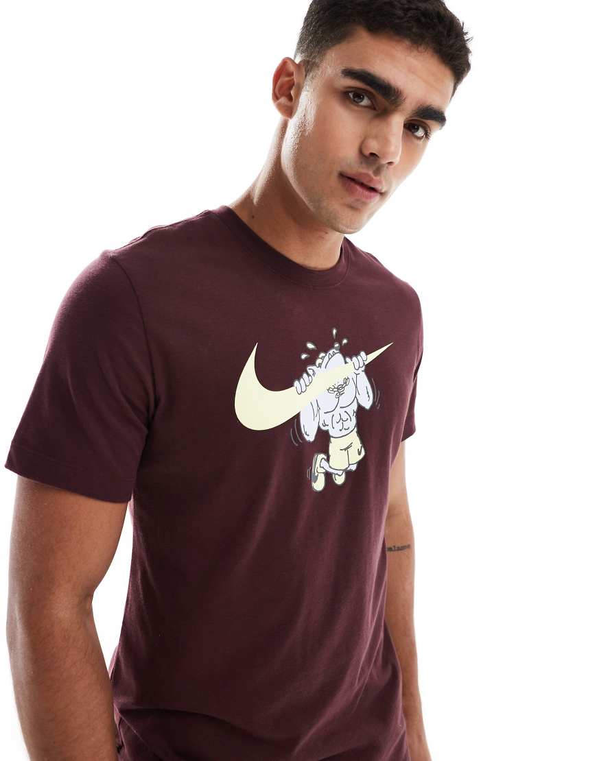 Nike - Training - Pull Up - T-Shirt in Burgunderrot mit Grafik Nike - Training - Pull Up - T-Shirt in Burgunderrot mit Grafik von Nike Training