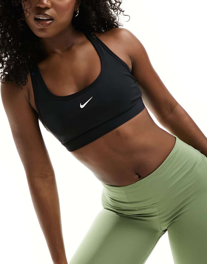 Nike Training - Sport-BH in Schwarz mit leichter Stützfunktion und Swoosh-Logo von Nike Training