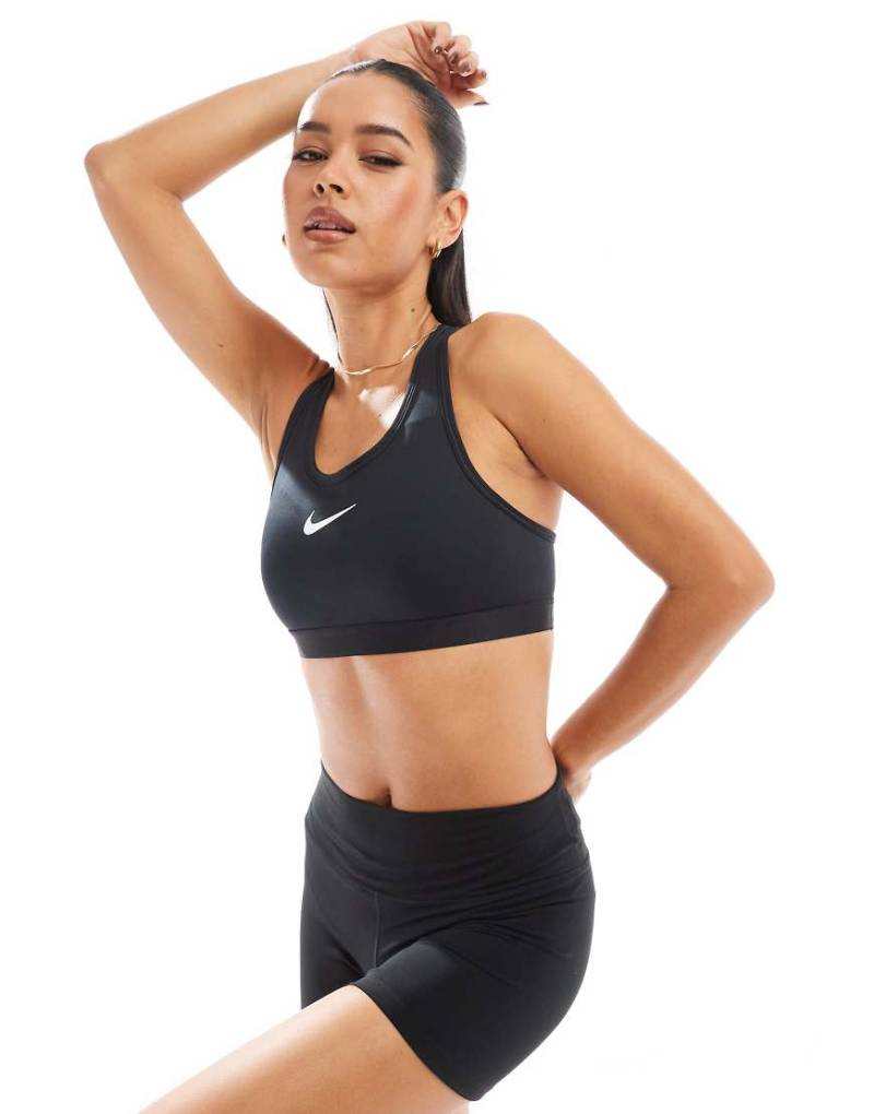 Nike Training - Swoosh - Sport-BH in Schwarz mit hoher Stützfunktion und Swoosh-Logo von Nike Training
