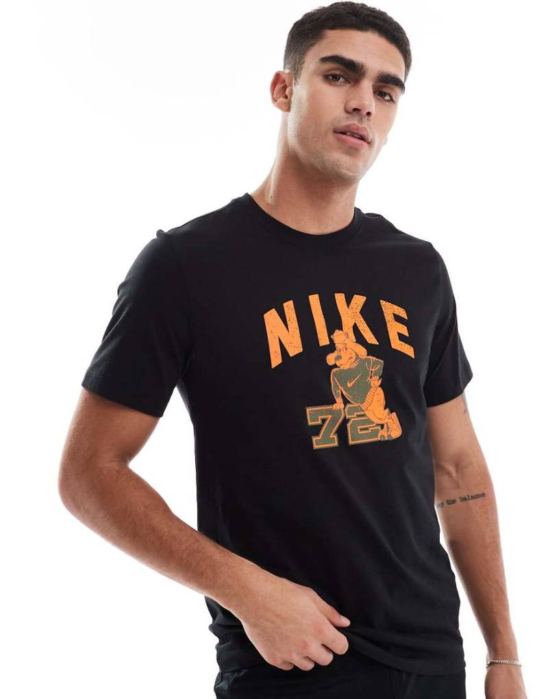 Nike Training - T-Shirt in Schwarz mit „72"-College-Print von Nike Training