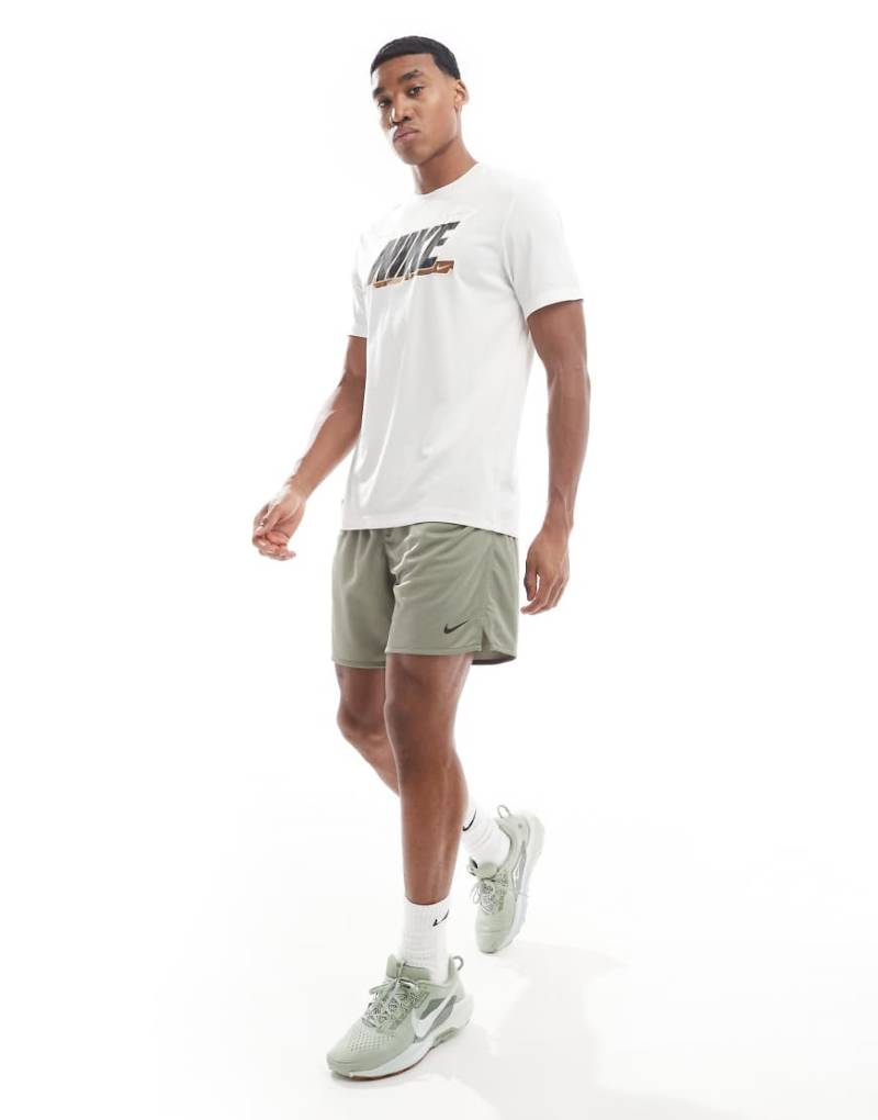 Nike Training - Totality Dri-FIT - Gestrickte Shorts in Khaki, 7 Zoll Schrittlänge-Grün von Nike Training