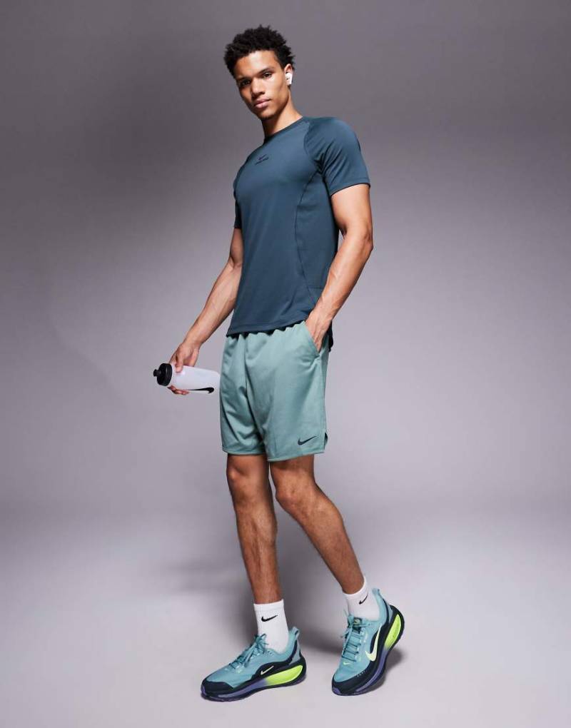 Nike Training - Totality Dri-FIT - Shorts in Grün, 7 Zoll Schrittlänge von Nike Training