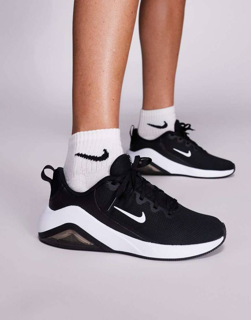 Nike Training - Zoom Bella 7 - Sneaker in Schwarz und Weiß von Nike Training