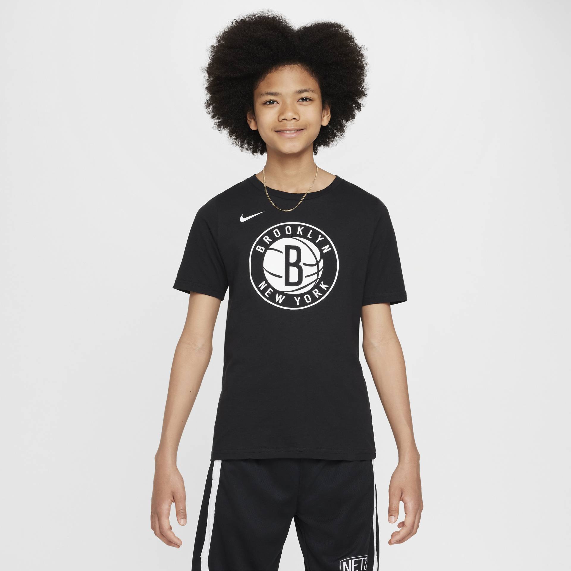 Brooklyn Nets Essential Nike NBA-Logo-T-Shirt für ältere Kinder (Jungen) - Schwarz von Nike
