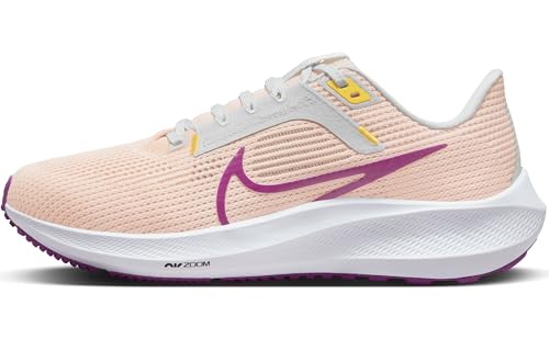 NIKE Damen W AIR Zoom Pegasus 40 Sneaker, Guava Ice/Vivid Purple-Amber Brown, 40.5 EU von Nike