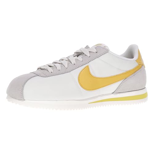 NIKE Herren Cortez Textile Sneaker, Sail Saturn Gold Sail, 45.5 EU NIKE Herren Cortez Textile Sneaker, Sail Saturn Gold Sail, 45.5 EU von NIKE