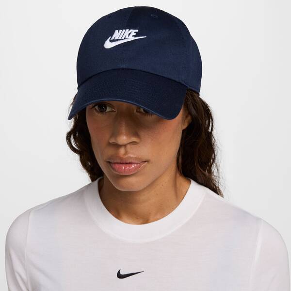 NIKE Herren Mütze U NK CLUB CAP U CB FUT WSH L NIKE Herren Mütze U NK CLUB CAP U CB FUT WSH L von Nike