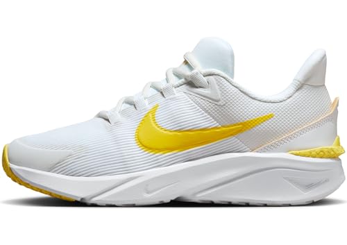 NIKE Star Runner 4 NN (GS) Sneaker, Summit White/Opti Yellow-Vivid SULF, 38.5 EU von Nike