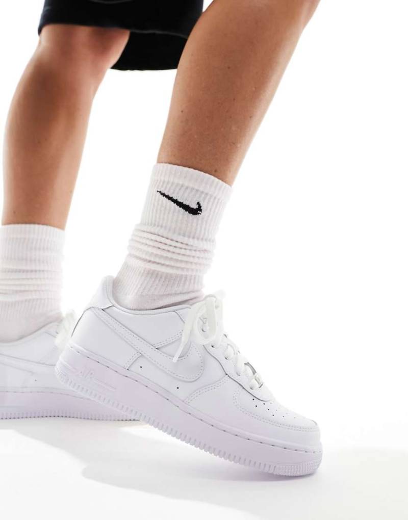 Nike - Air Force 1 '07 - Unisex-Sneaker in Triple White-Weiß von Nike