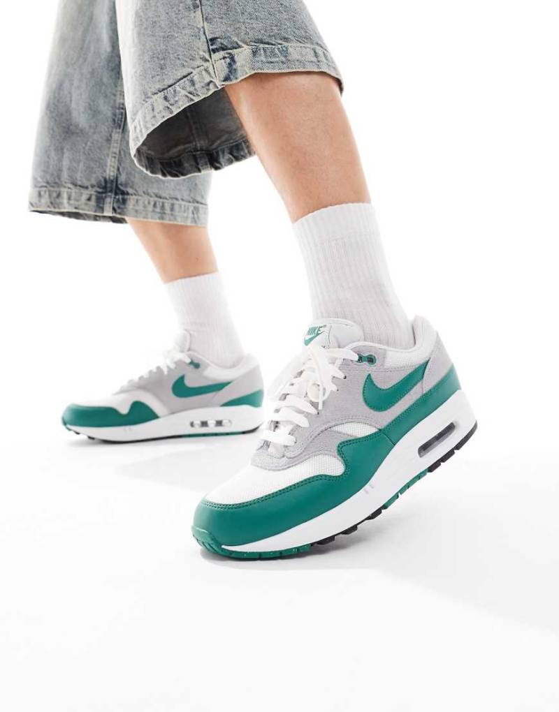 Nike ‑ Air Max 1 Ess ‑ Sneaker in Grau und Grün von Nike