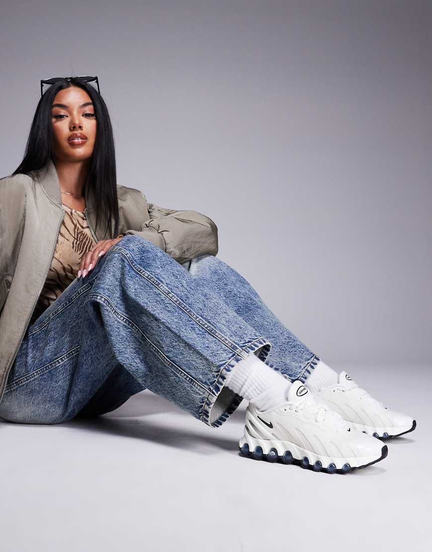 Nike - Air Max DN8 - Sneaker in Wollweiß und Schwarz von Nike